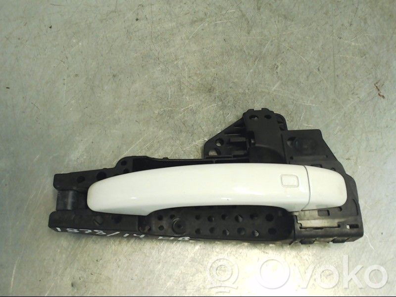 Manecilla externa puerta delantera   8T0837205A
