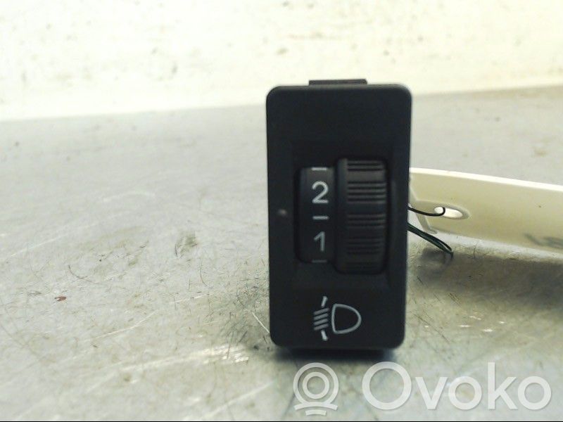 Peugeot 208 I Interruptor de control del panel de luces 