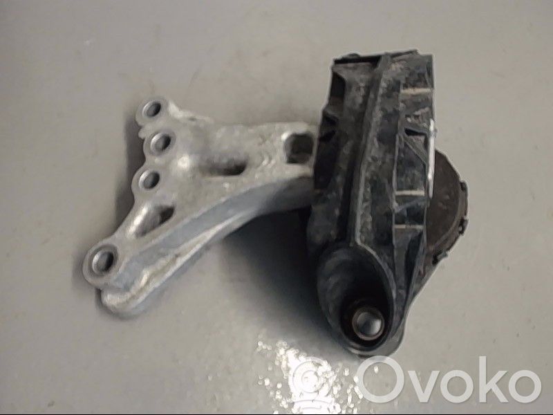 Peugeot 208 I Engine mounting bracket 