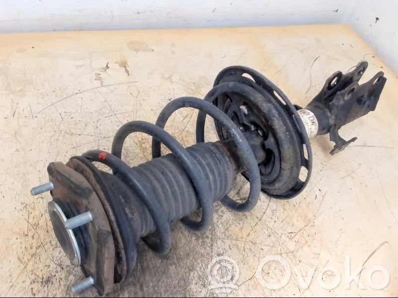 Toyota Avensis T270 Amortyzator osi przedniej ze sprężyną 