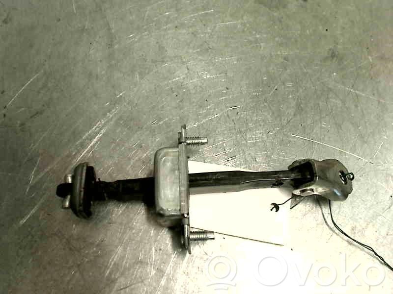 Subaru Outback Etuoven pidätin 