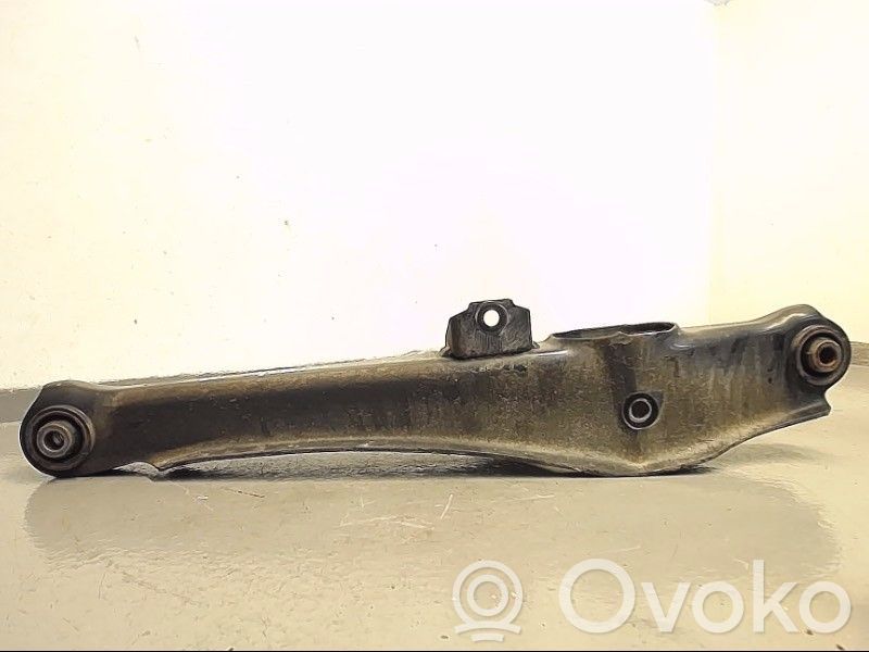 Brazo de suspensión trasero   4113A185