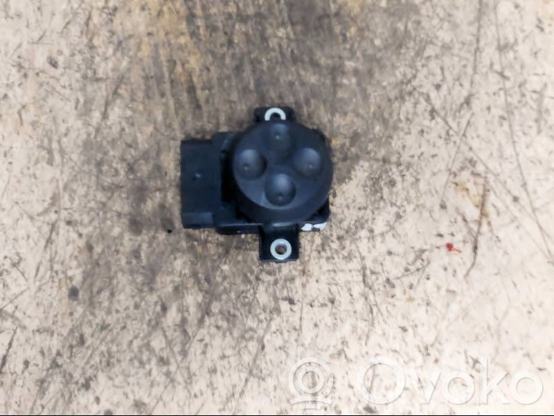 Volkswagen PASSAT B7 Interruptor de control del asiento 