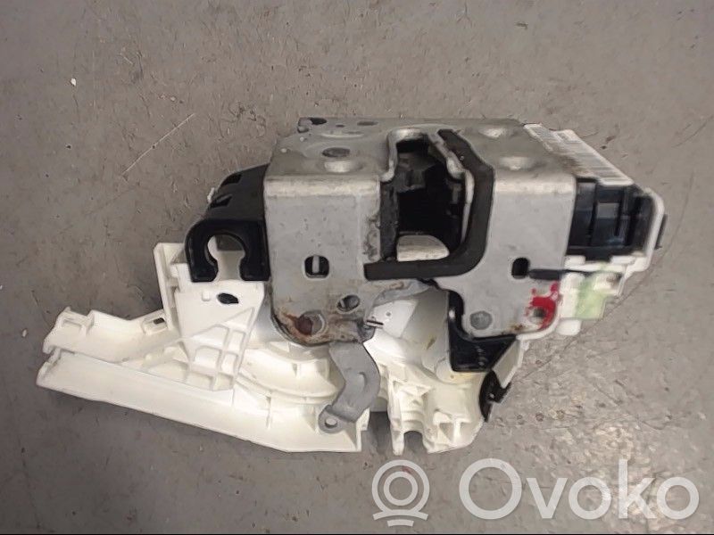 Fiat Freemont Zamek drzwi przednich 