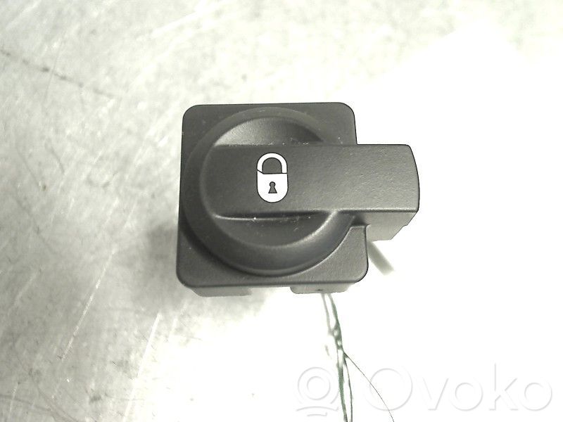 Citroen C4 I Central locking switch button 