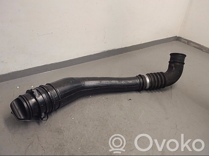Opel Vivaro Rura wlewu paliwa 