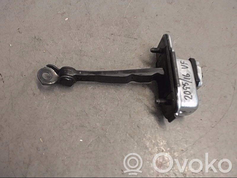 KIA Ceed Etuoven pidätin 