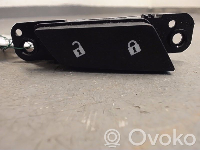 Chevrolet Cruze Central locking switch button 