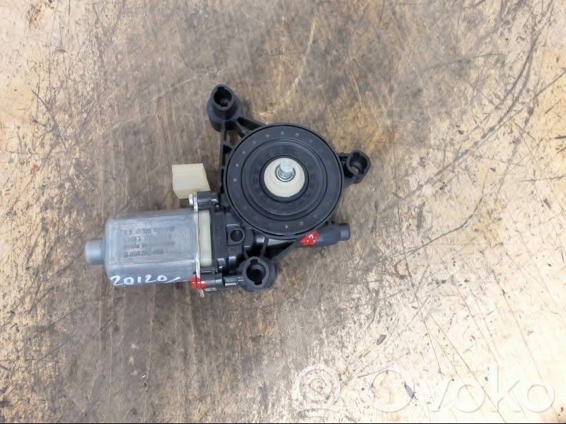 Volkswagen Golf VII Silnik regulatora szyby drzwi przednich 