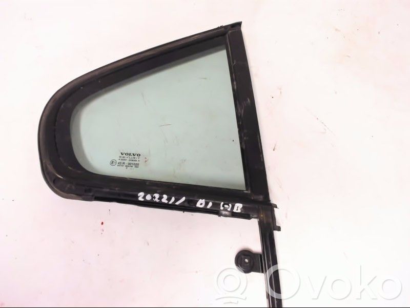 Volvo S60 Ventanilla de ventilación de la puerta trasera 