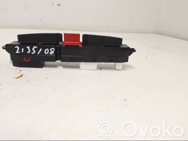 KIA Ceed Hazard light switch 