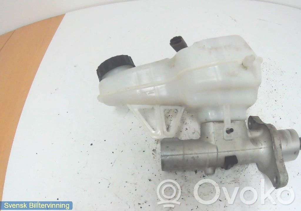 Master brake cylinder   4601T3