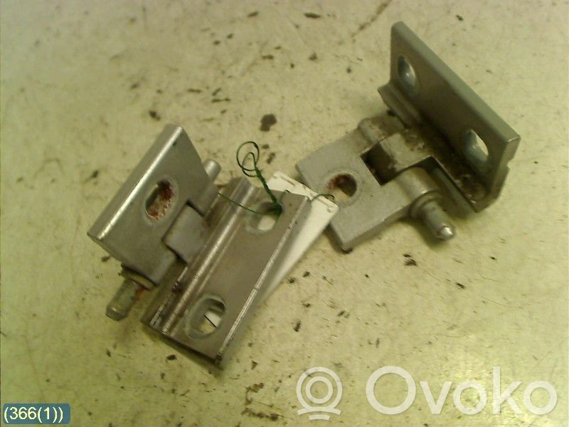 Front door upper hinge   30784908