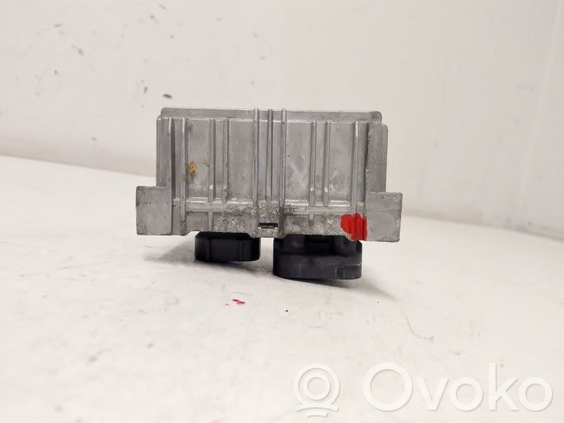 Opel Insignia A Ignition relay 