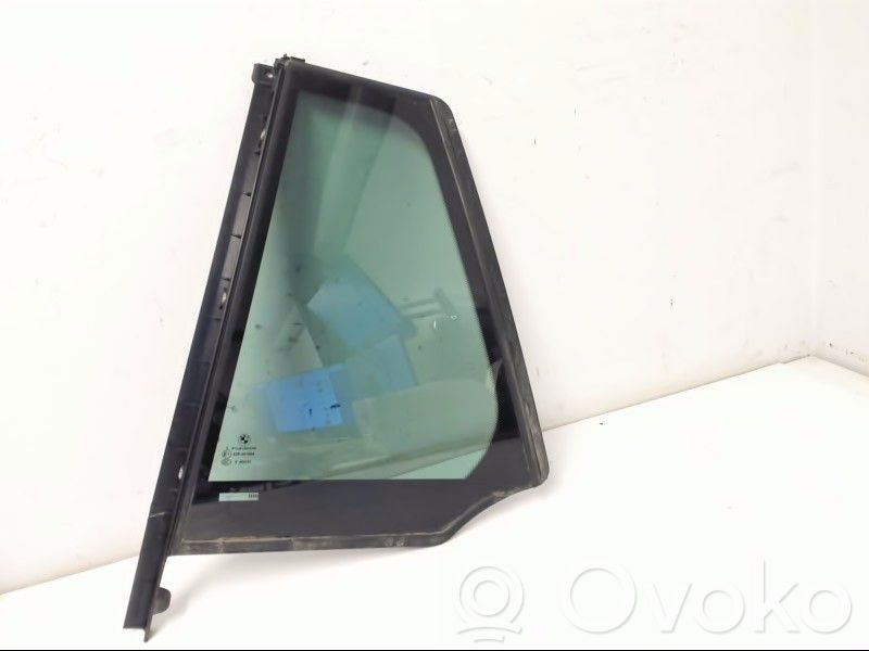 Ventanilla de ventilación de la puerta trasera   51357311251