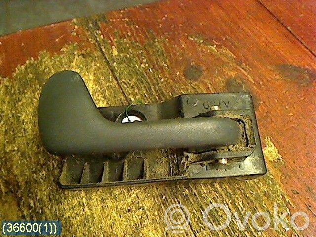 Manecilla interna puerta delantera   A739