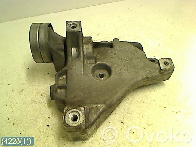 Volkswagen PASSAT B6 Suport montaj compresor A/C 