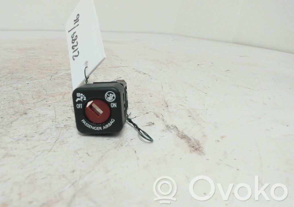Citroen Berlingo Passenger airbag on/off switch 