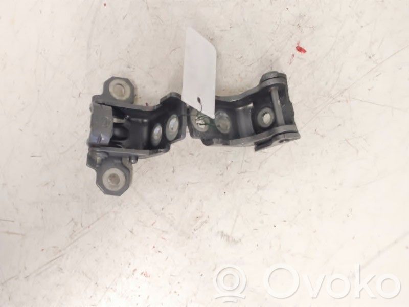 Renault Clio IV Bisagra superior de la puerta trasera 
