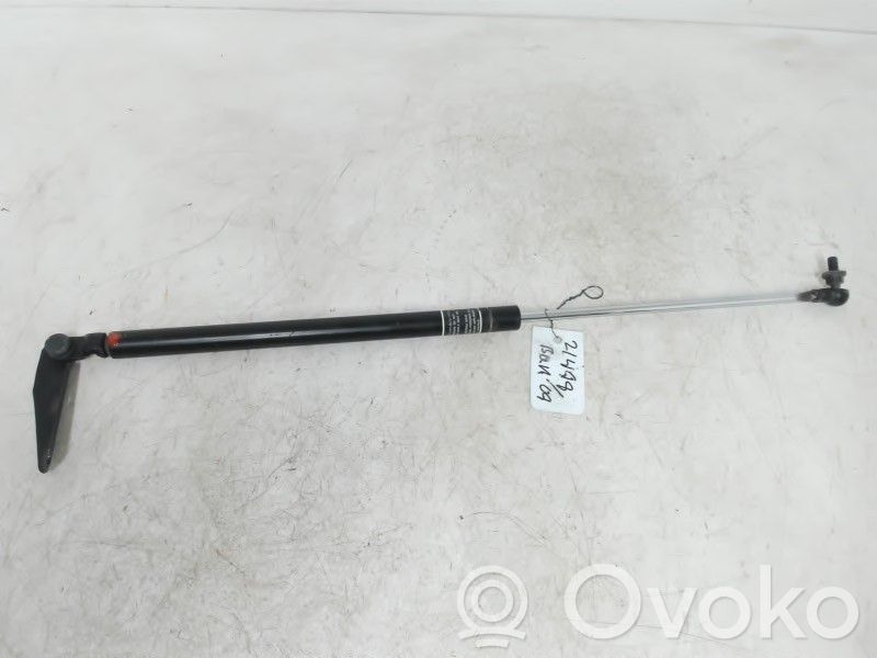 Subaru Outback Tailgate strut 