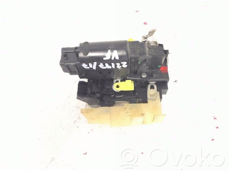 Dacia Duster Front door lock 