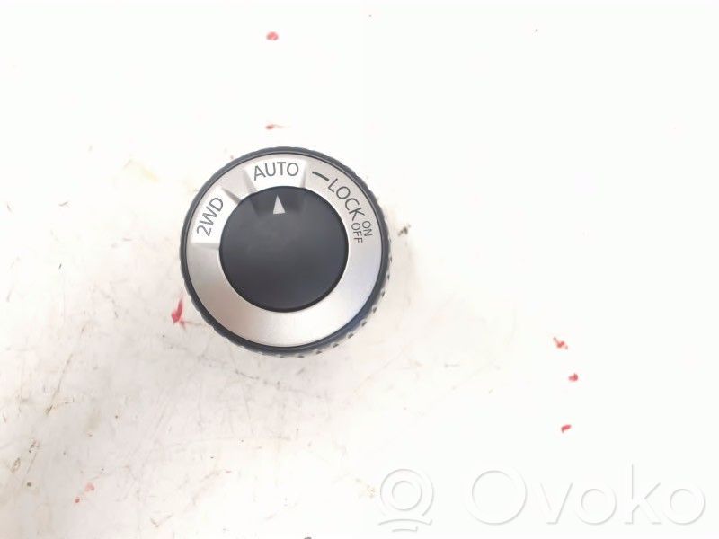 Differential lock switch   8200796642,8200796642