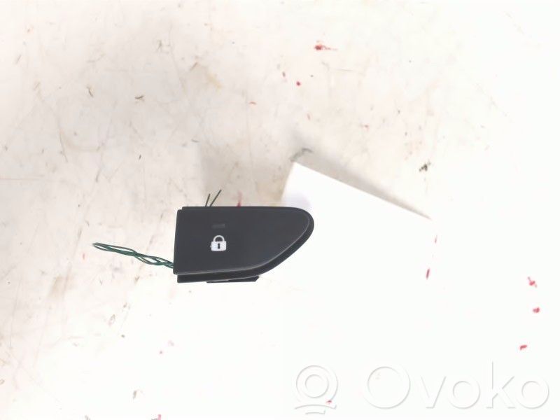 Dacia Duster Central locking switch button 