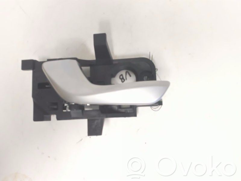 KIA Stonic Manecilla interna puerta delantera 