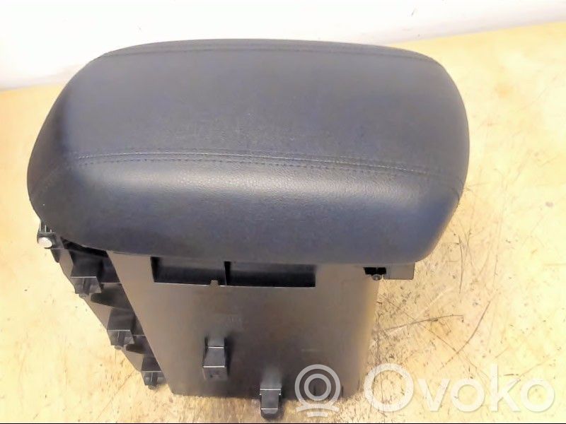 KIA Sportage Reposabrazos 