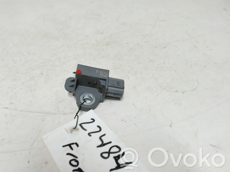 Nissan X-Trail T32 Czujnik uderzenia Airbag 