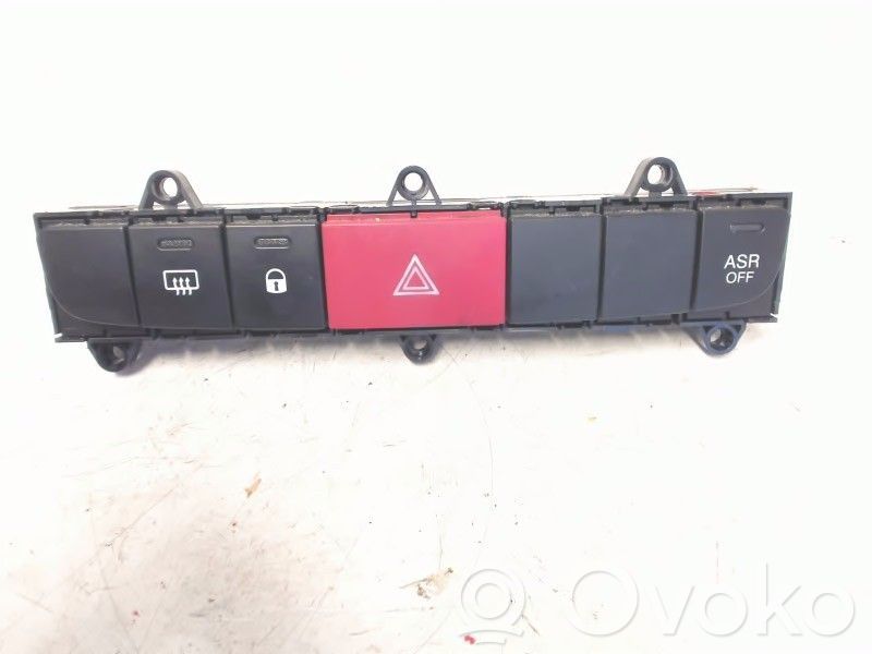 Botón interruptor de luz de peligro   735586165,H202930280932,7355861650