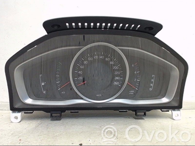 Volvo V70 Speedometer (instrument cluster) 