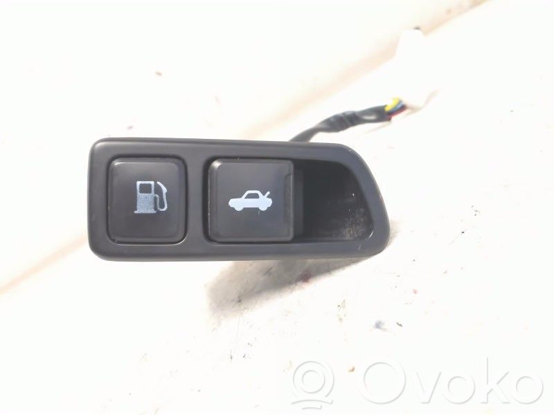 KIA Optima Fuel tank opening switch 