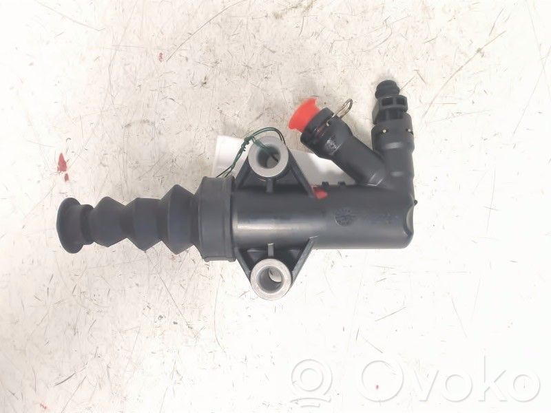 Darba sajūga cilindrs   KA122,KB7W41920