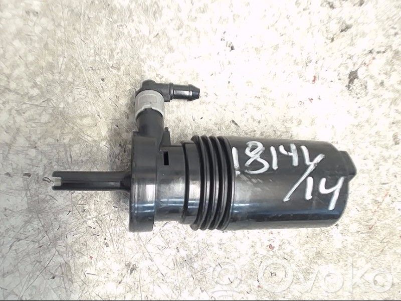 Volvo V70 Headlight washer pump 