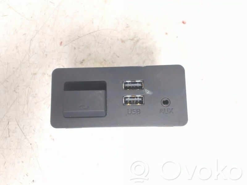Mazda CX-3 USB socket connector 