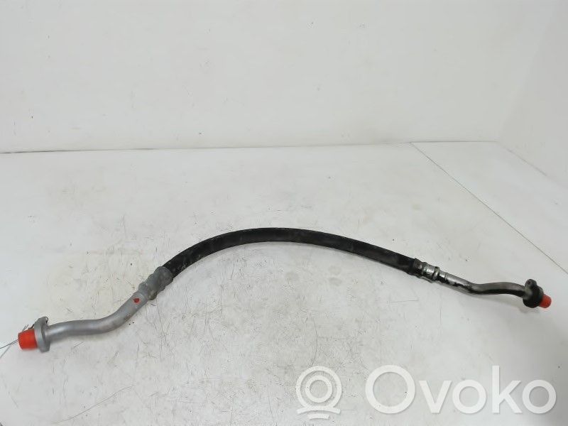 Ilmastointilaitteen putki (A/C)   31418244