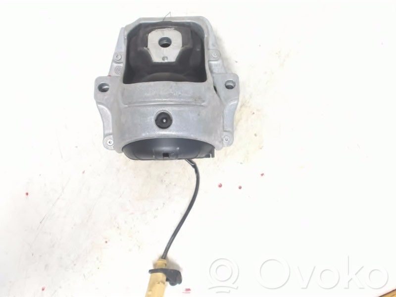 Engine mount bracket   8R0199381B,8R0199381B