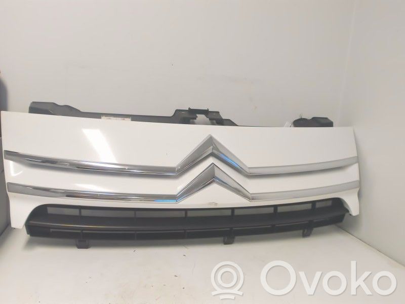 Citroen Jumpy Front bumper lower grill 