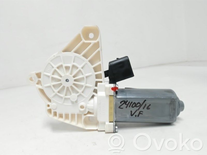 Mercedes-Benz CLA C117 X117 W117 Fensterhebermotor Tür vorne 