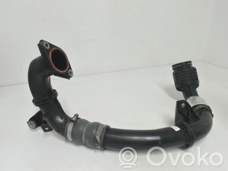 Nissan NV300 Furtun/conductă intercooler 