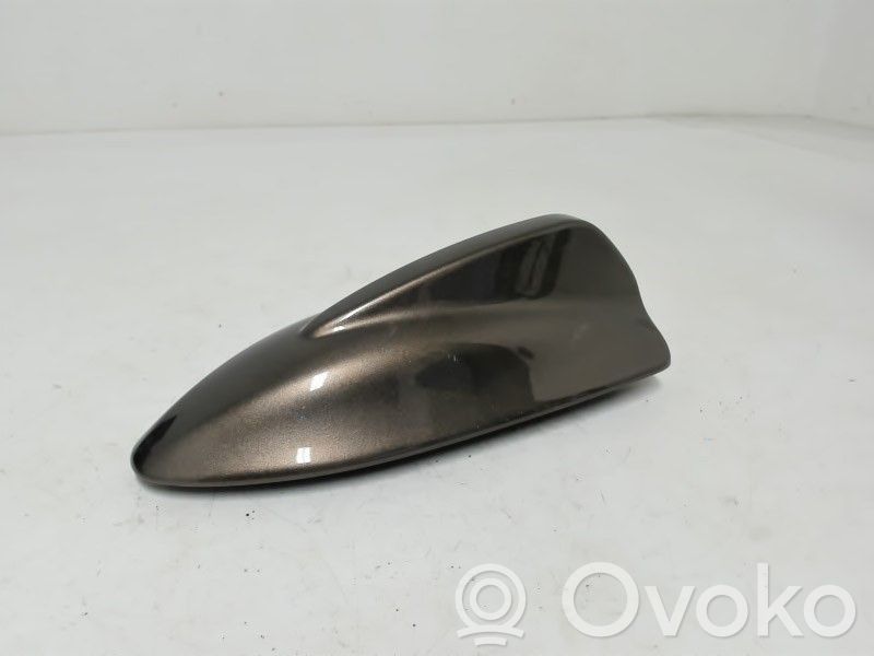 Volvo V70 Radion antenni 