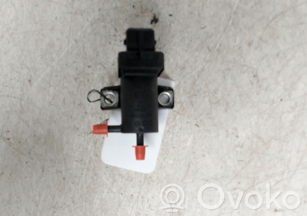 Válvula de vacío   8200762162,8200762162