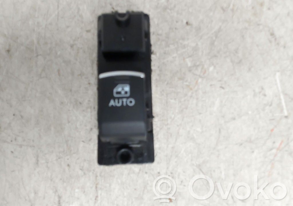 Subaru Outback (BS) Electric window control switch 