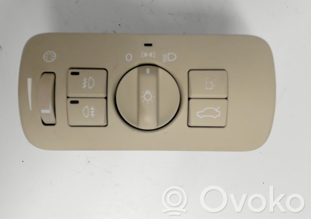 Light switch   31443851,4067323,30739422