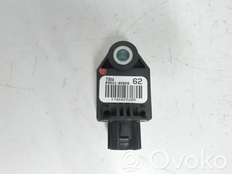 Toyota Avensis T270 Senzor impact/declanșare airbag 