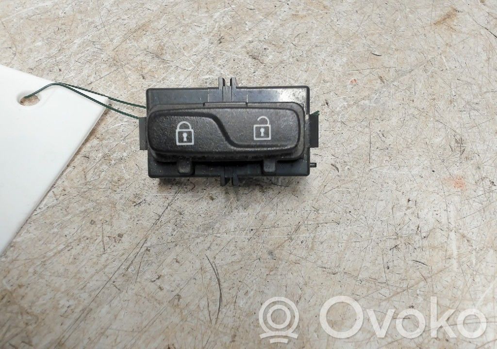Botón interruptor de bloqueo de puertas   31343100,31343100