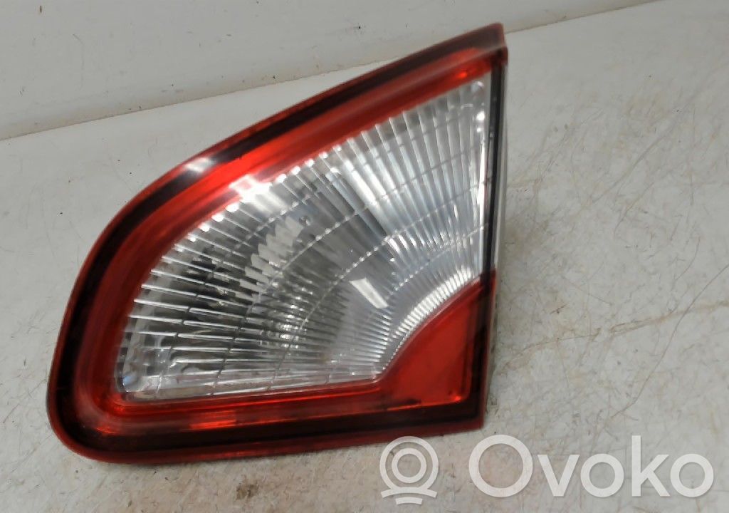 Nissan Qashqai Luci posteriori del portellone del bagagliaio 