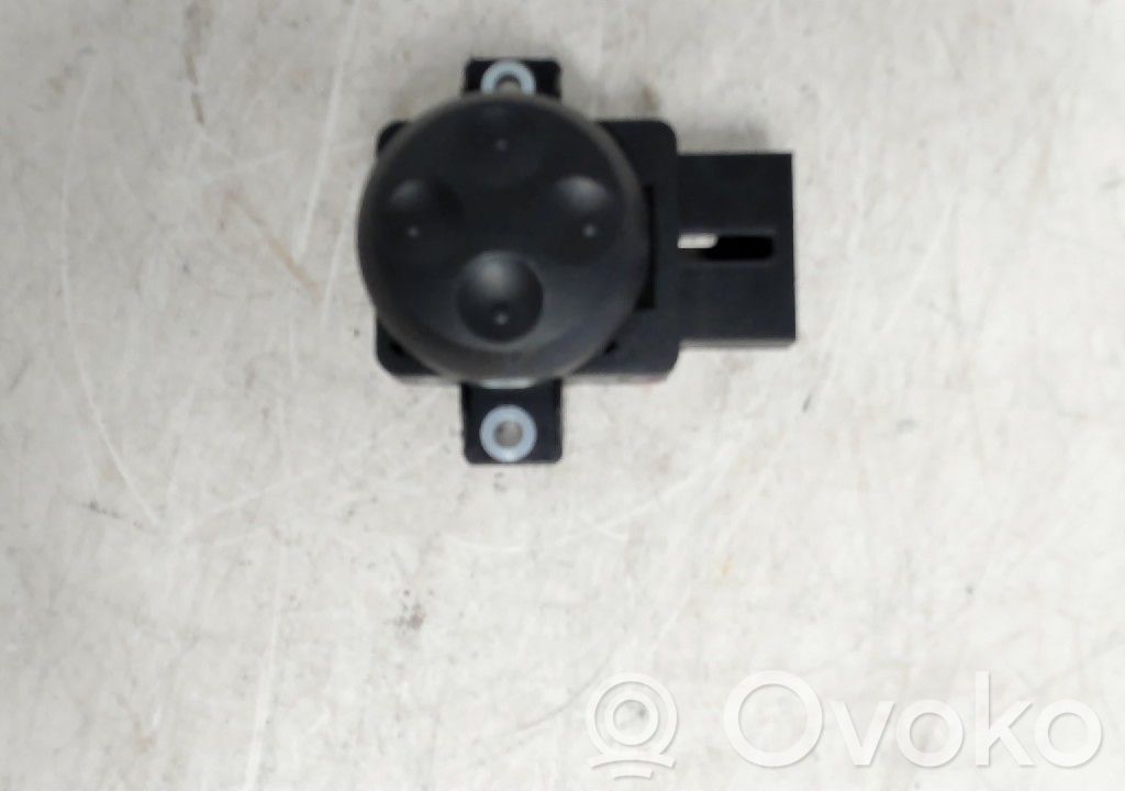 Interruptor de control del asiento   8E0959777A,10027065,8E0959777A