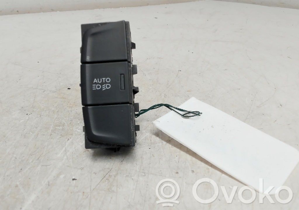Peugeot 508 Light switch 